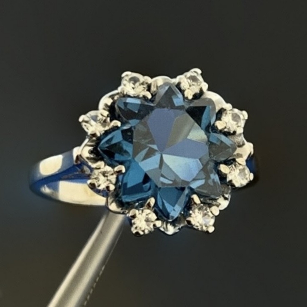 SALE! 10K Solid Gold Topaz Ring - Picture 9 of 10